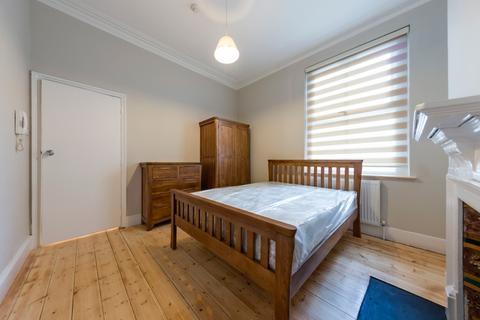 6 bedroom detached house to rent, Princess May Road, London N16