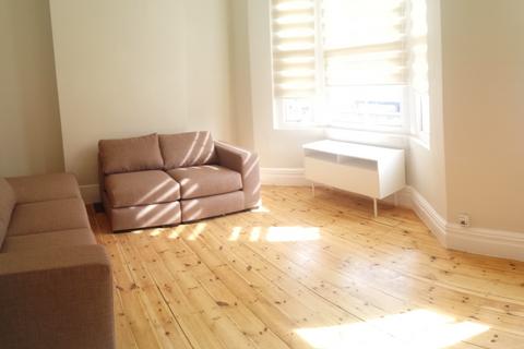 6 bedroom detached house to rent, Princess May Road, London N16