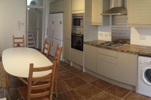 6 bedroom detached house to rent, Princess May Road, London N16