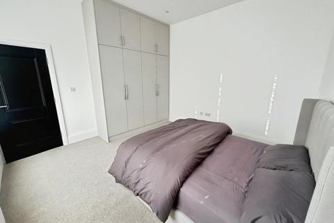 undefined, Uxbridge Road, Hanwell