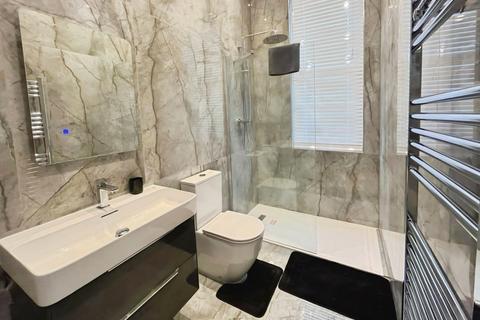 3 bedroom house to rent, Uxbridge Road, Hanwell