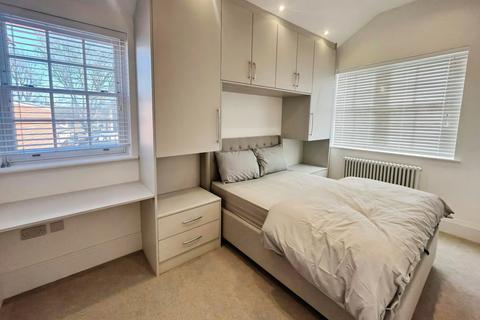 3 bedroom house to rent, Uxbridge Road, Hanwell