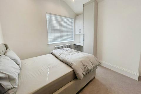 3 bedroom house to rent, Uxbridge Road, Hanwell