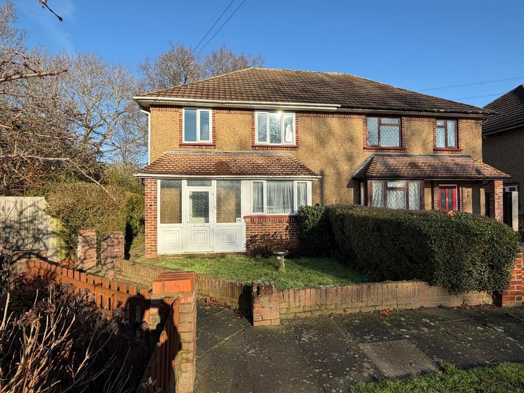 Detached house exterior, driveway