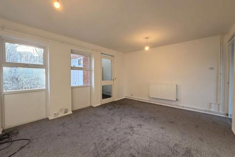 3 bedroom terraced house to rent, Fulmar Lane, Wellingborough, NN8 4BD