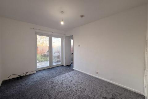 3 bedroom terraced house to rent, Fulmar Lane, Wellingborough, NN8 4BD