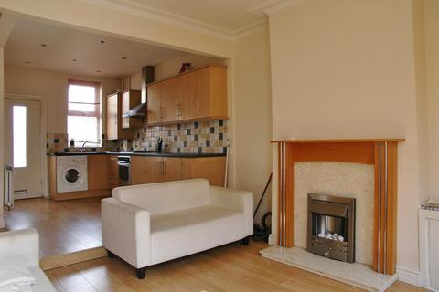 2 bedroom terraced house to rent, Sharrow Vale Road, Sheffield, S11 8ZL