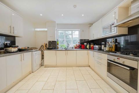 6 bedroom house to rent, Vivian Way, London N2
