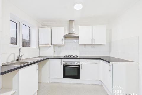 2 bedroom terraced house to rent, Semple Gardens, Chatham, ME4