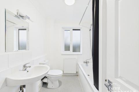 2 bedroom terraced house to rent, Semple Gardens, Chatham, ME4