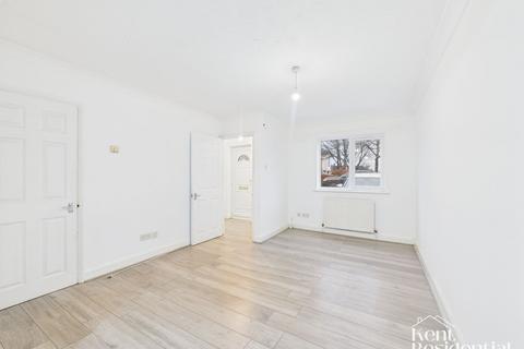 2 bedroom terraced house to rent, Semple Gardens, Chatham, ME4