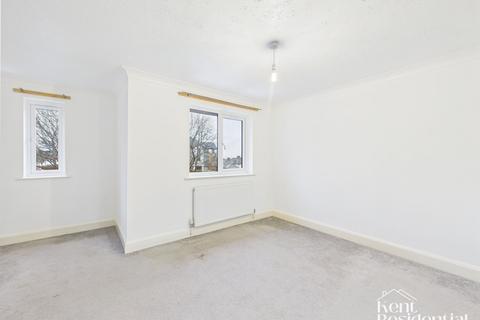 2 bedroom terraced house to rent, Semple Gardens, Chatham, ME4
