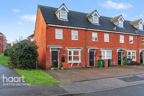 3 bedroom end of terrace house for sale, Blueberry Way, Swadlincote