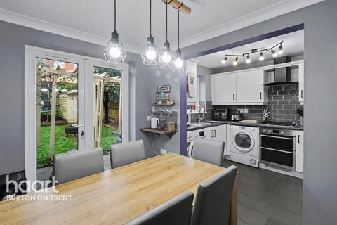 3 bedroom end of terrace house for sale, Blueberry Way, Swadlincote