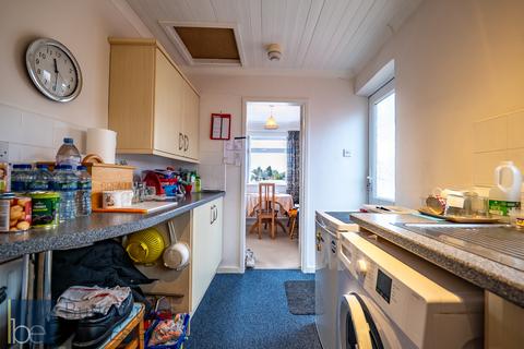 2 bedroom semi-detached bungalow for sale, Crew Road, Collingham, NG23 7ST
