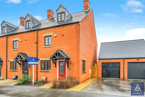 3 bedroom end of terrace house for sale, Phoenix Way, Northamptonshire NN13