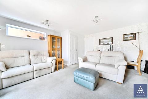 3 bedroom end of terrace house for sale, Phoenix Way, Northamptonshire NN13