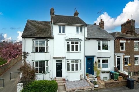 4 bedroom terraced house to rent, Herbert Street, Old Town, Hemel Hempstead, Hertfordshire, HP2 5HP