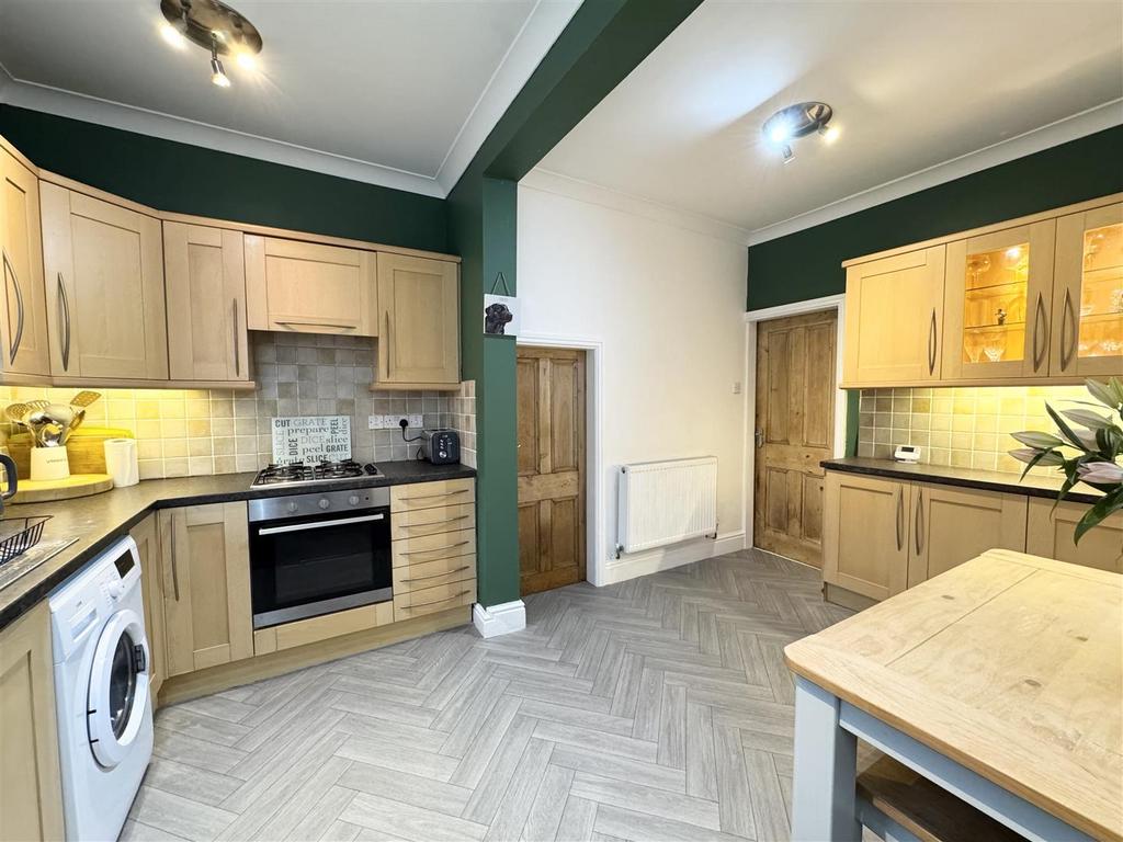Dining kitchen