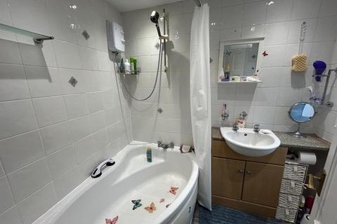 2 bedroom terraced house to rent, Columbia Street, Darlington