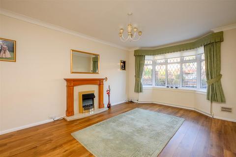 3 bedroom semi-detached house for sale, Howe Hill Close, Holgate York YO26 4SN