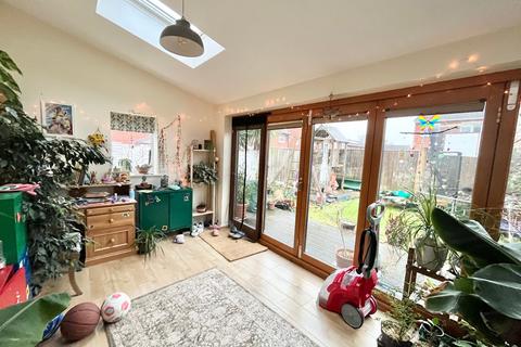 3 bedroom semi-detached house for sale, Gill Crescent, Taunton, TA1