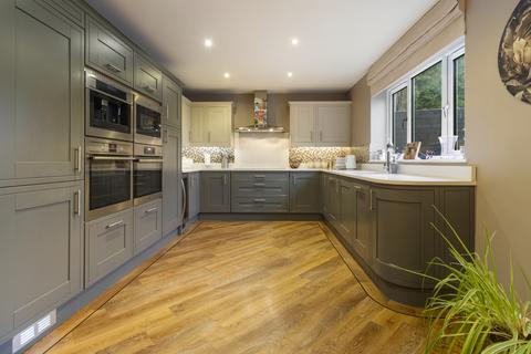 4 bedroom detached house for sale, Worcester Road, Worcester WR6