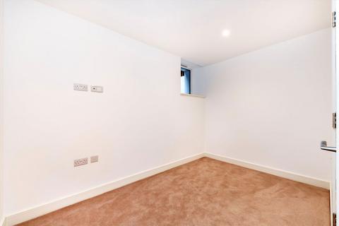 2 bedroom house to rent, Freeland Road, London W5