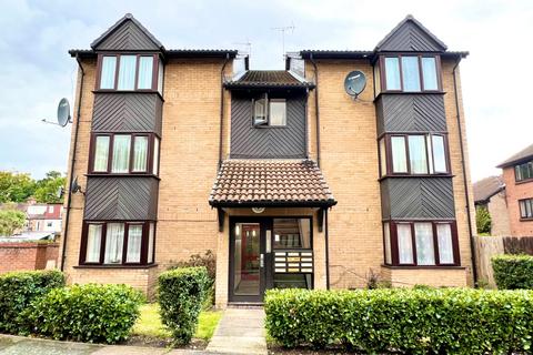 Terraced house to rent, Pycroft Way, London, N9