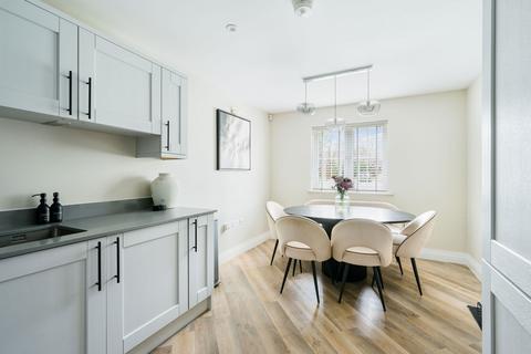 3 bedroom semi-detached house for sale, Felbridge RH19