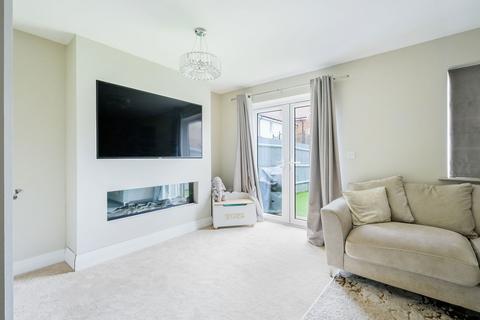 3 bedroom semi-detached house for sale, Felbridge RH19