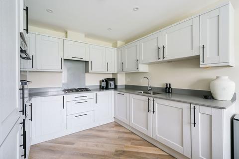 3 bedroom semi-detached house for sale, Felbridge RH19