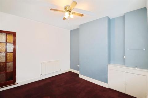 2 bedroom terraced house to rent, Wootton Street, Bedworth