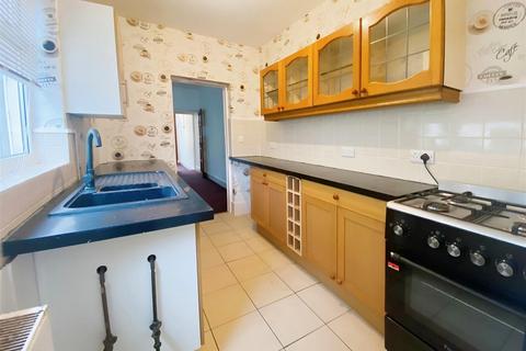 2 bedroom terraced house to rent, Wootton Street, Bedworth