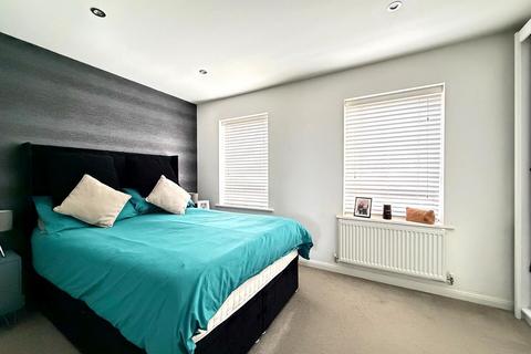 3 bedroom semi-detached house for sale, Captains Parade, East Cowes