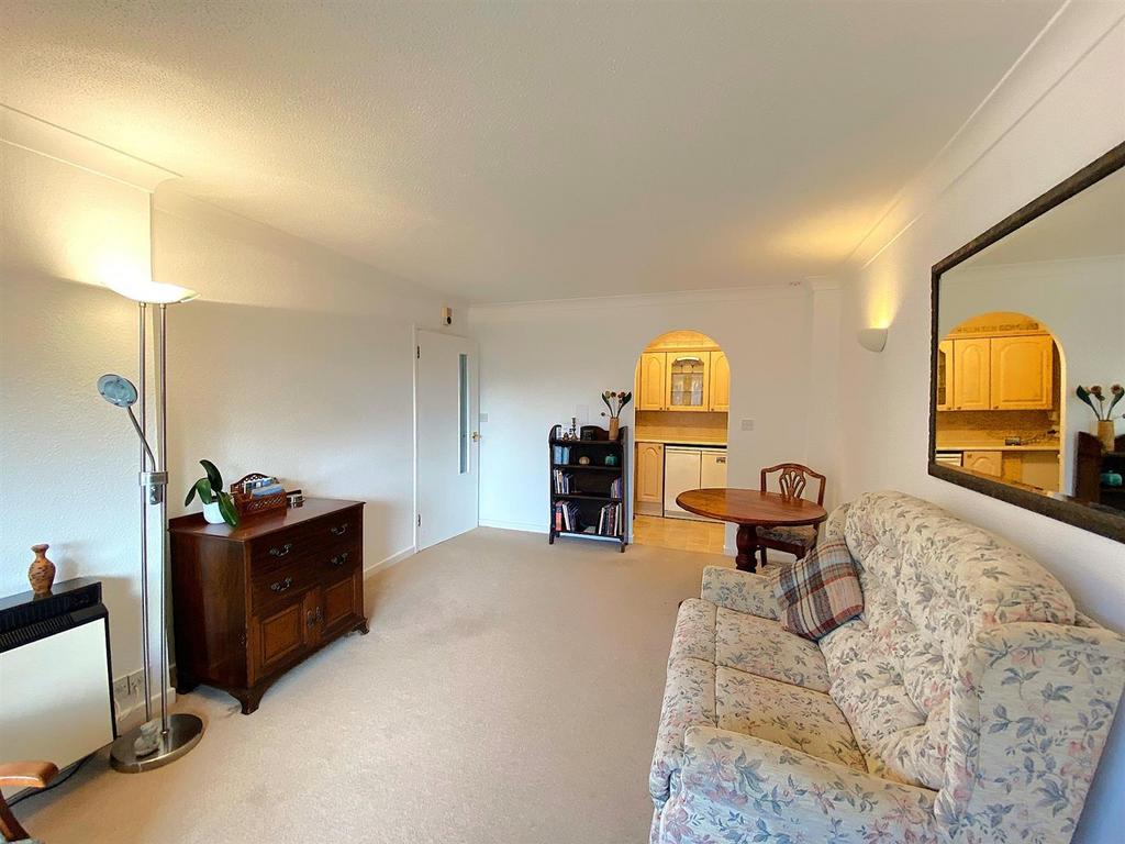35 Homelawn House - Lounge2.jpg