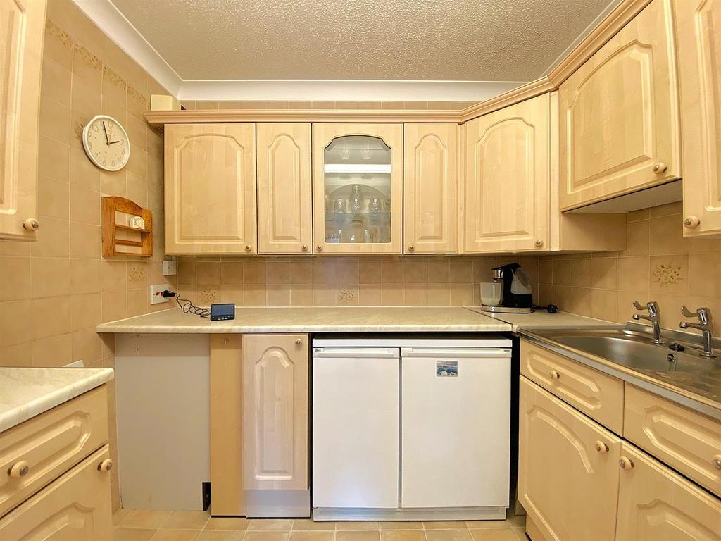 35 Homelawn House - Kitchen.jpg