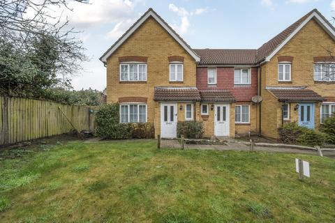 3 bedroom end of terrace house for sale, Pippin Close, Ash