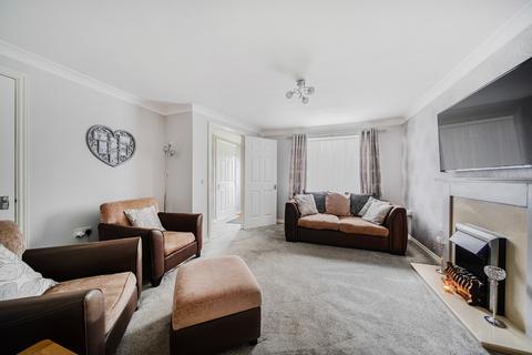 3 bedroom end of terrace house for sale, Pippin Close, Ash