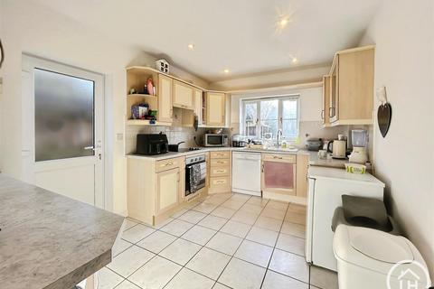 4 bedroom detached house for sale, Randle Way, Sittingbourne