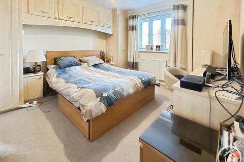 4 bedroom detached house for sale, Randle Way, Sittingbourne