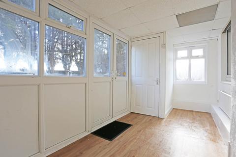 3 bedroom semi-detached house to rent, St Matthews Close, Rainham, RM13