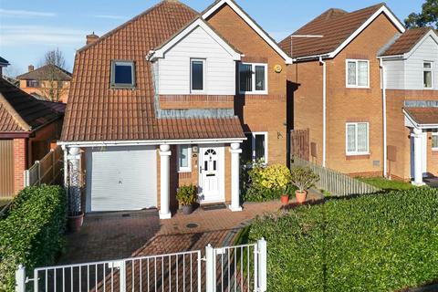 4 bedroom detached house for sale, Forrabury Avenue, Milton Keynes MK13