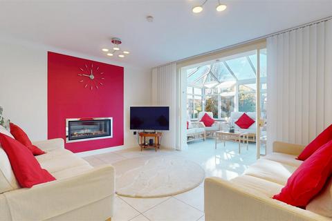 4 bedroom detached house for sale, Forrabury Avenue, Milton Keynes MK13
