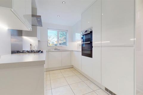 4 bedroom detached house for sale, Forrabury Avenue, Milton Keynes MK13