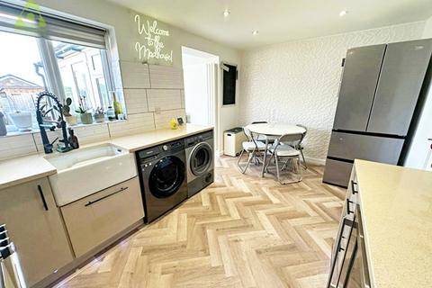 3 bedroom semi-detached house for sale, Miry Lane, Westhoughton, BL5 2HW