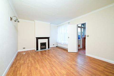 1 bedroom maisonette for sale, Avondale Avenue, Surrey TW18