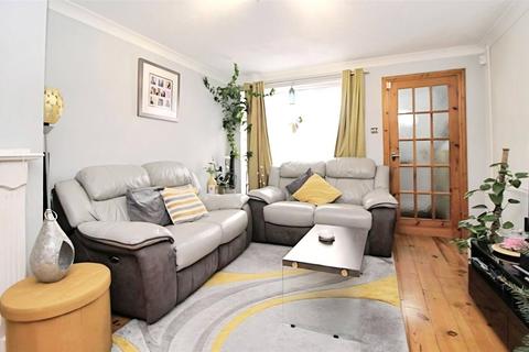 3 bedroom terraced house to rent, Robinia Green, Hampshire SO16