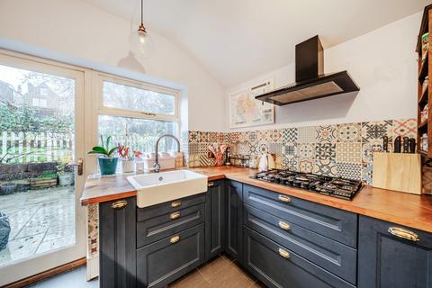 3 bedroom apartment for sale, Underhill Road, London