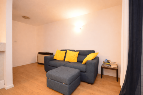 1 bedroom flat to rent, Bernards Close, Ilford, IG6 2SR